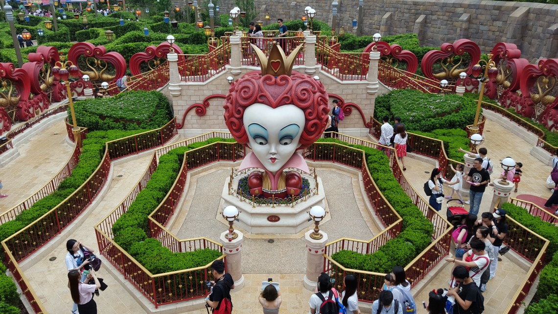 shanghai disneyland - alice in wonderland 13
